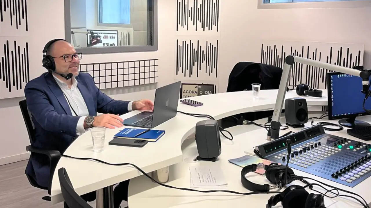 André F. Costa na RUM — Rádio Universitária do Minho, Dia Mundial da Rádio e Inteligência Artificial